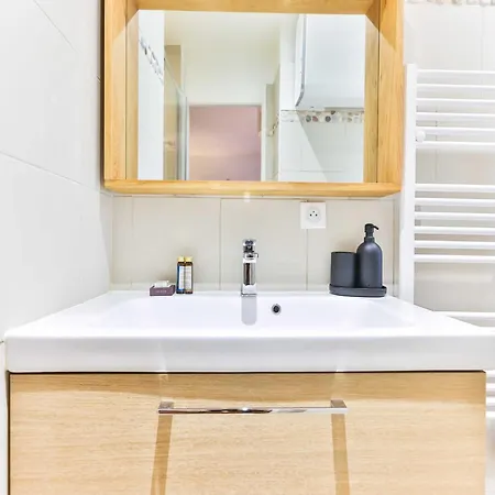 Magnificent -1br 4p - Buttes Chaumont Paris